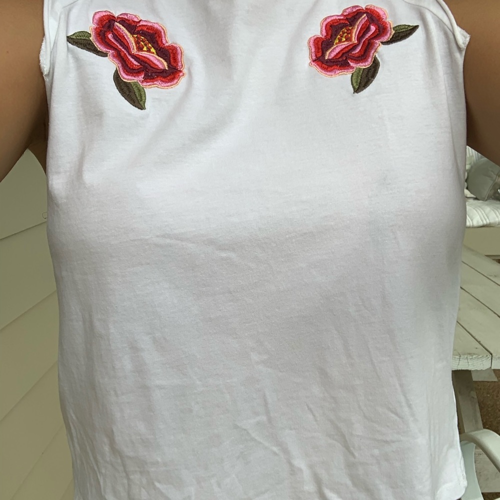Flower muscle tee
